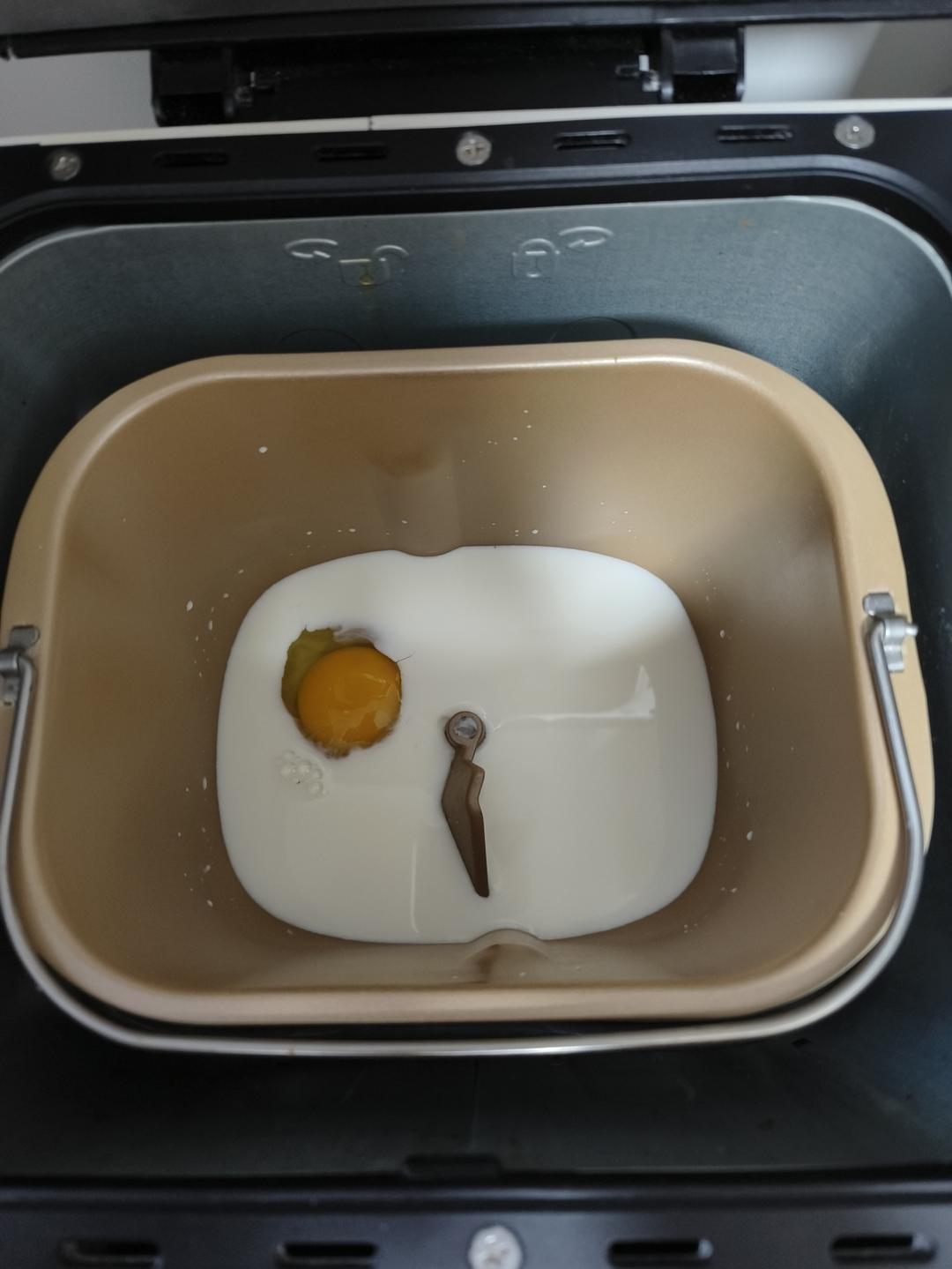 纯奶手撕吐司的做法 步骤1