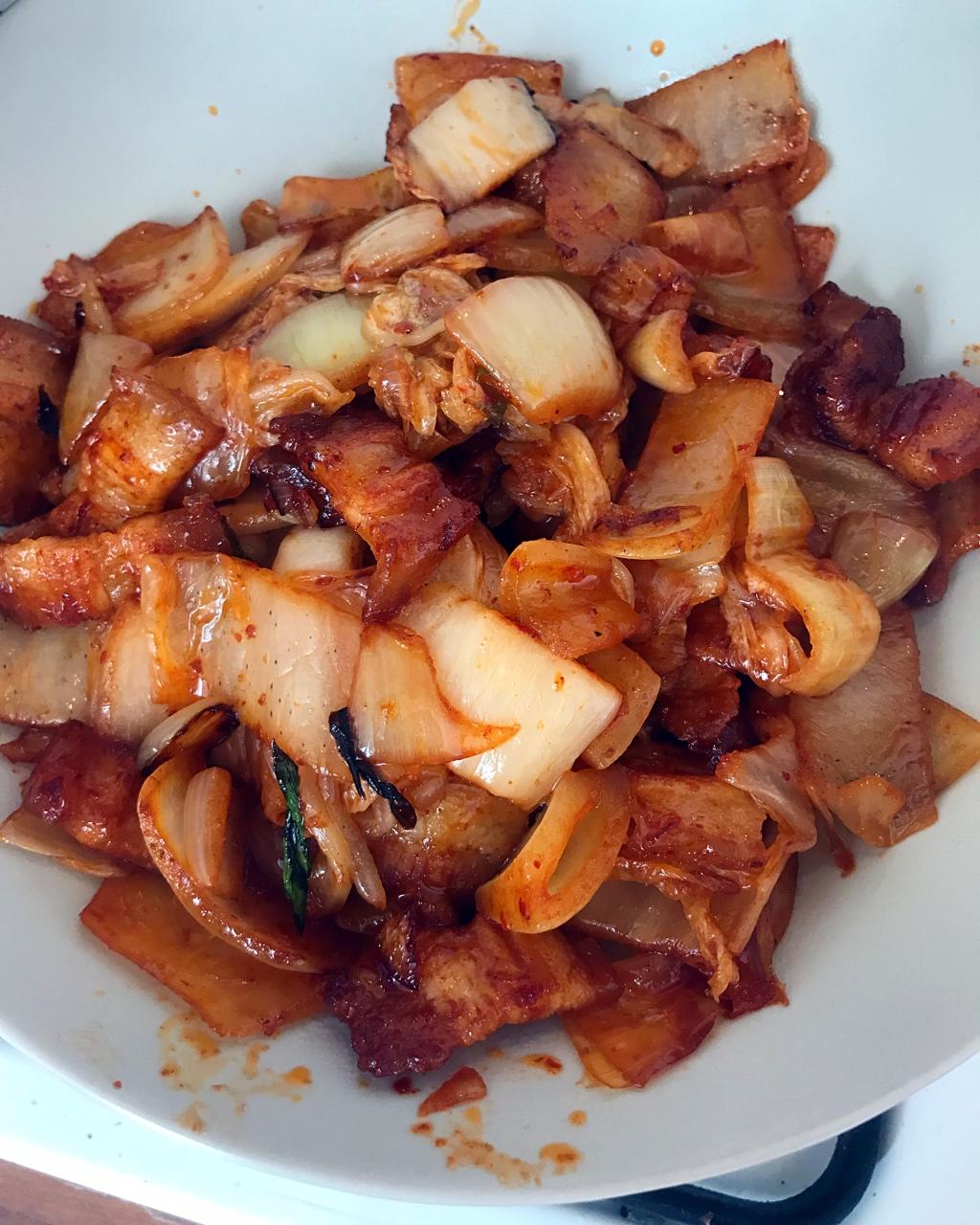 辣白菜炒五花肉