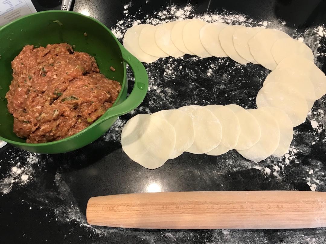 手工揉面三分钟，又韧又薄又好包的饺子皮