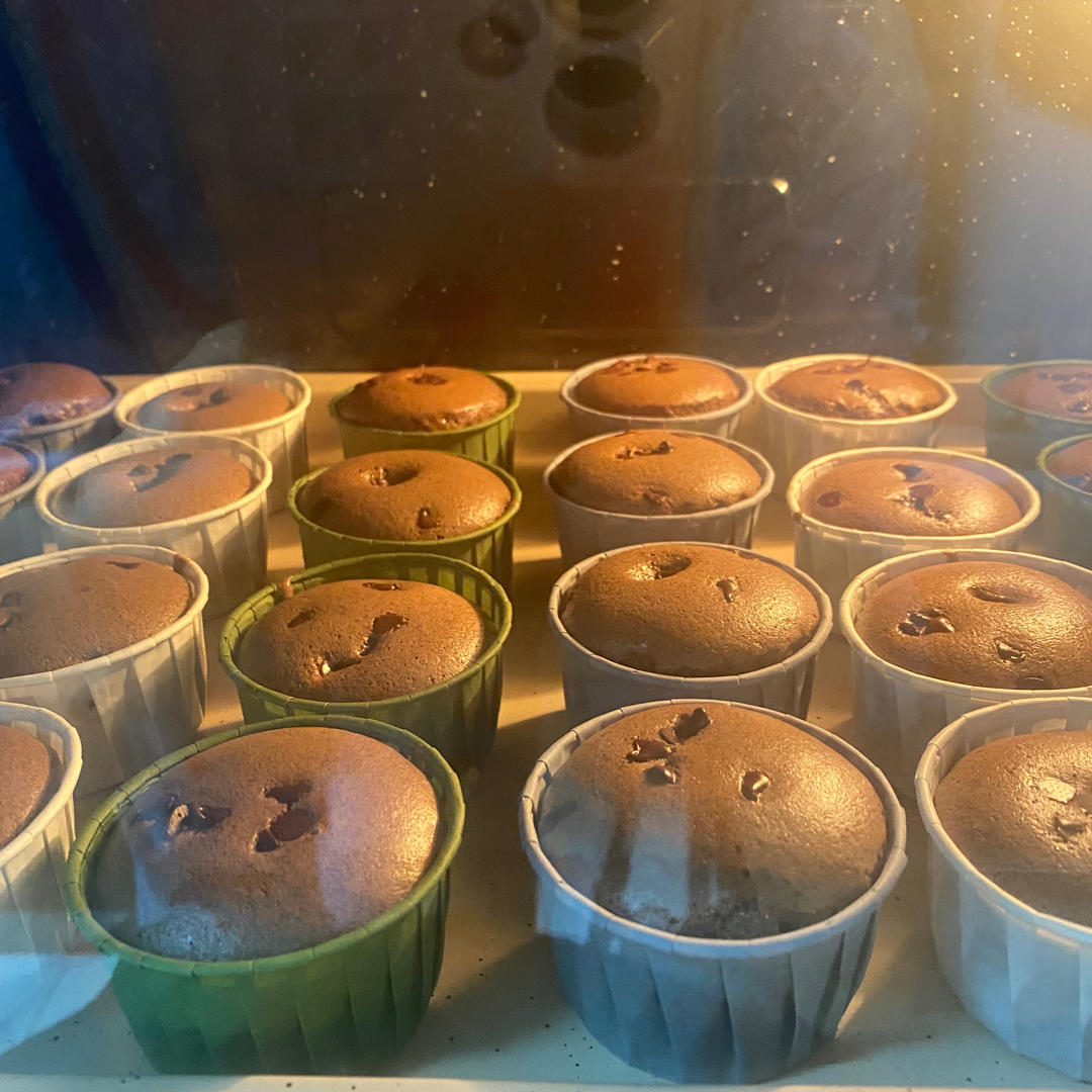 不塌不裂的纸杯戚风蛋糕