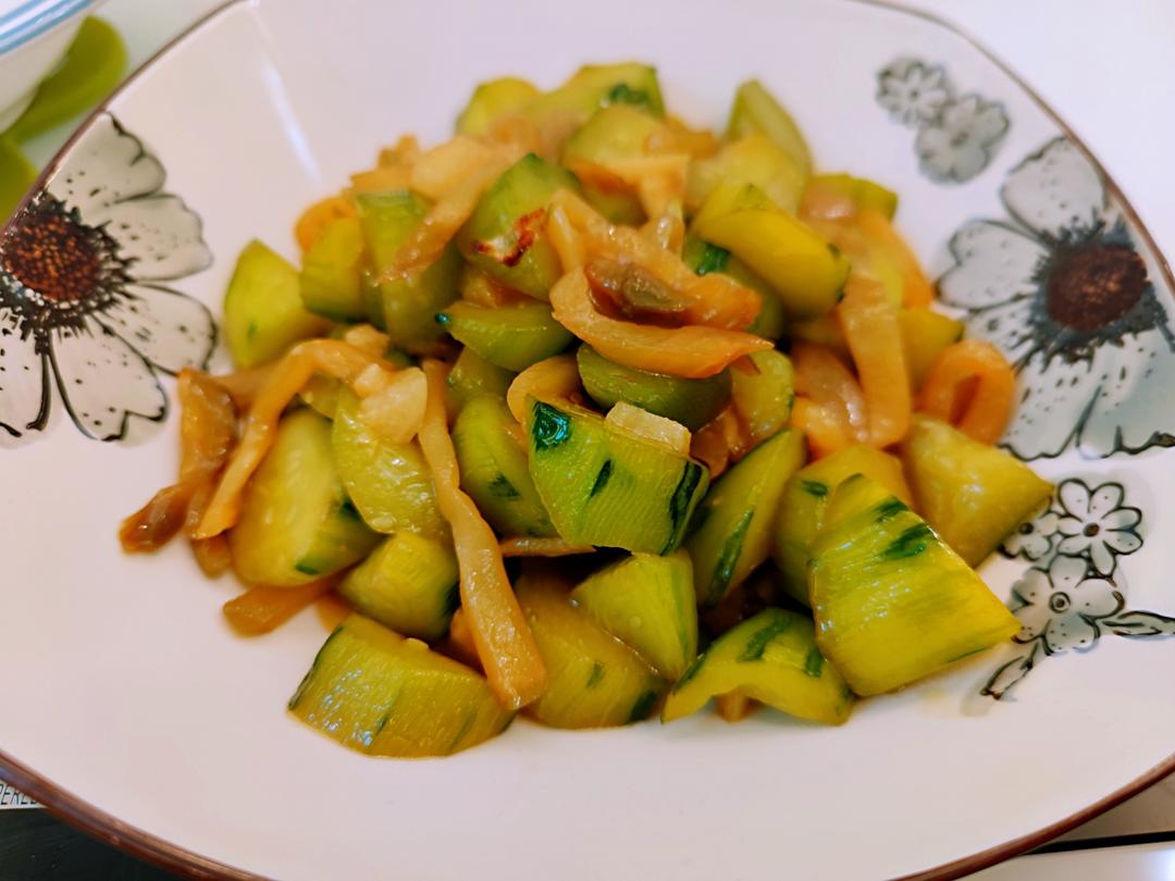迷迭香：黄瓜炒榨菜