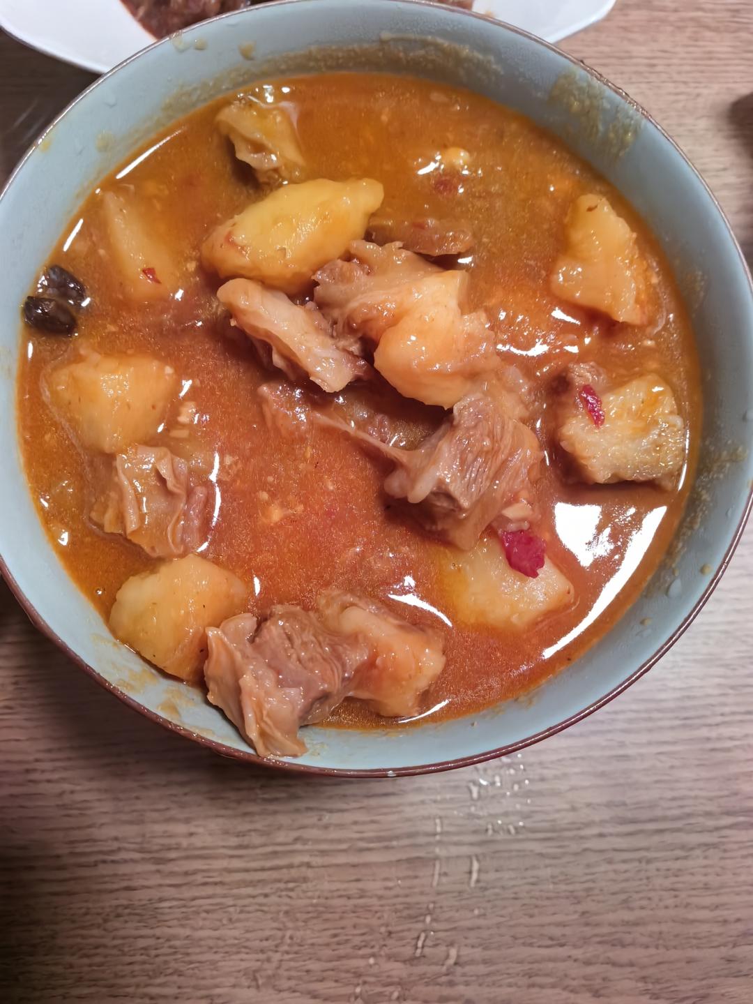 牛肉烧土豆（土豆清爽不糊，比你想象要简单多了）