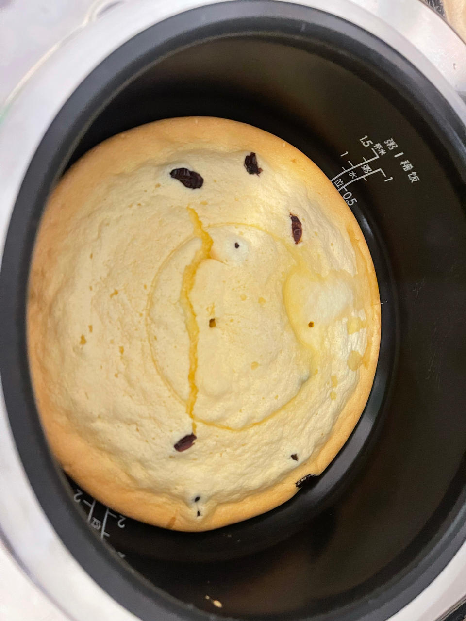 不用电子称只需要普通电饭锅做的电饭锅蛋糕