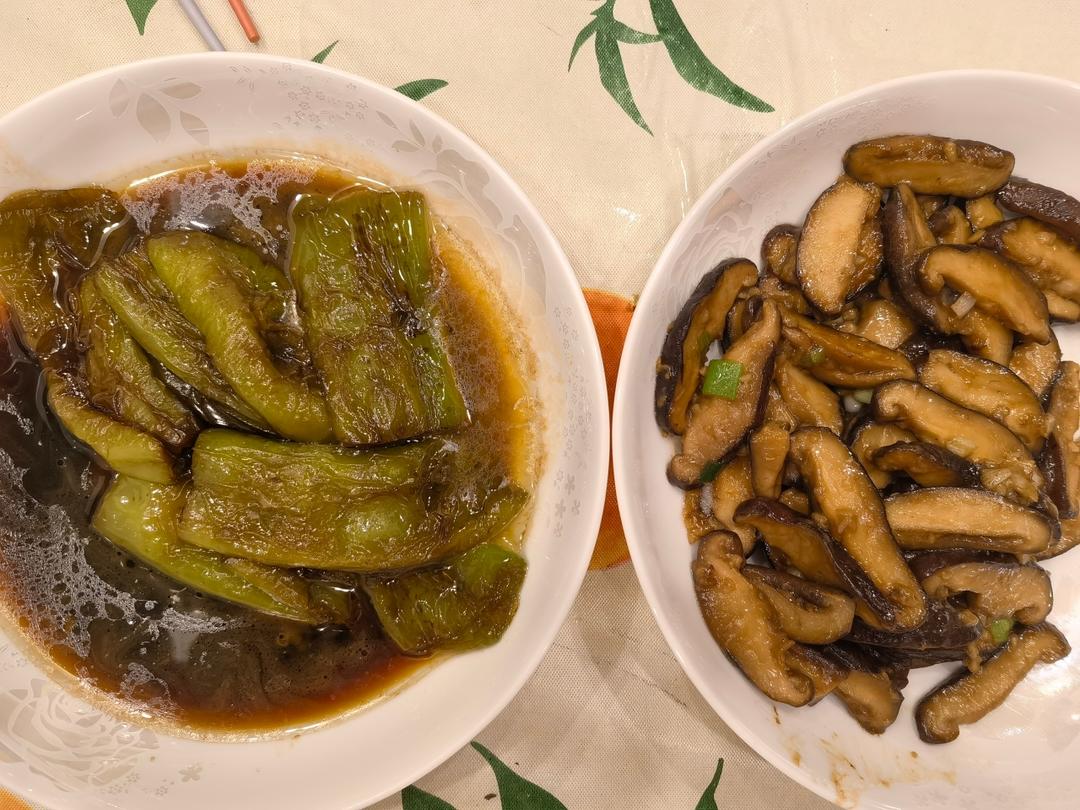 分享一个香菇好吃的做法，不用烧鸡不用炖汤，简单炒一炒，真香