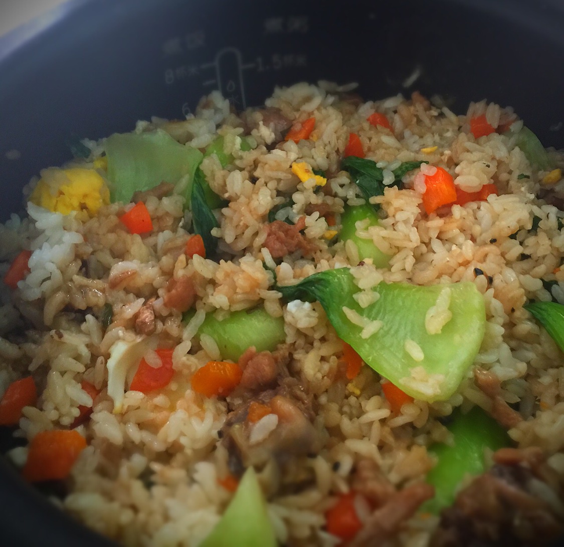 香菇滑鸡煲仔饭