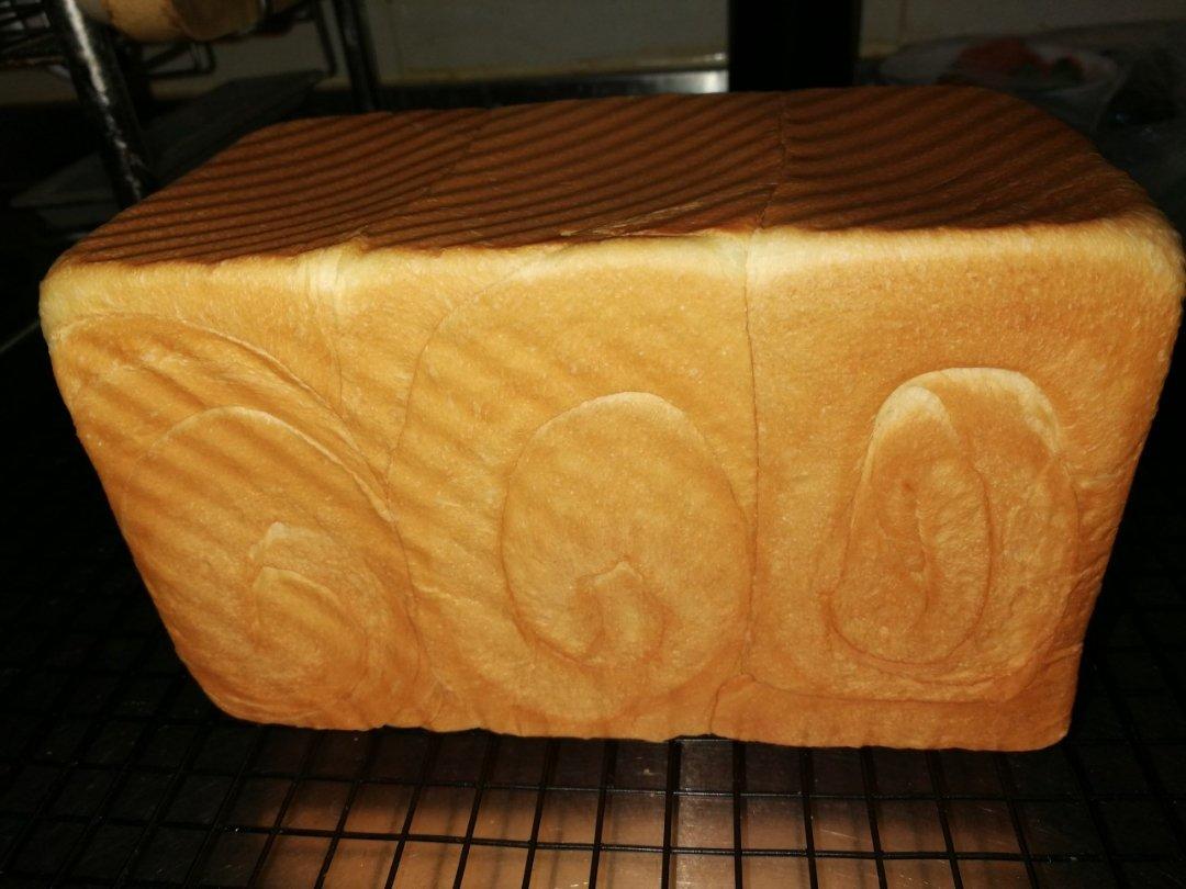 吐司，奶香手撕面包，超级香浓