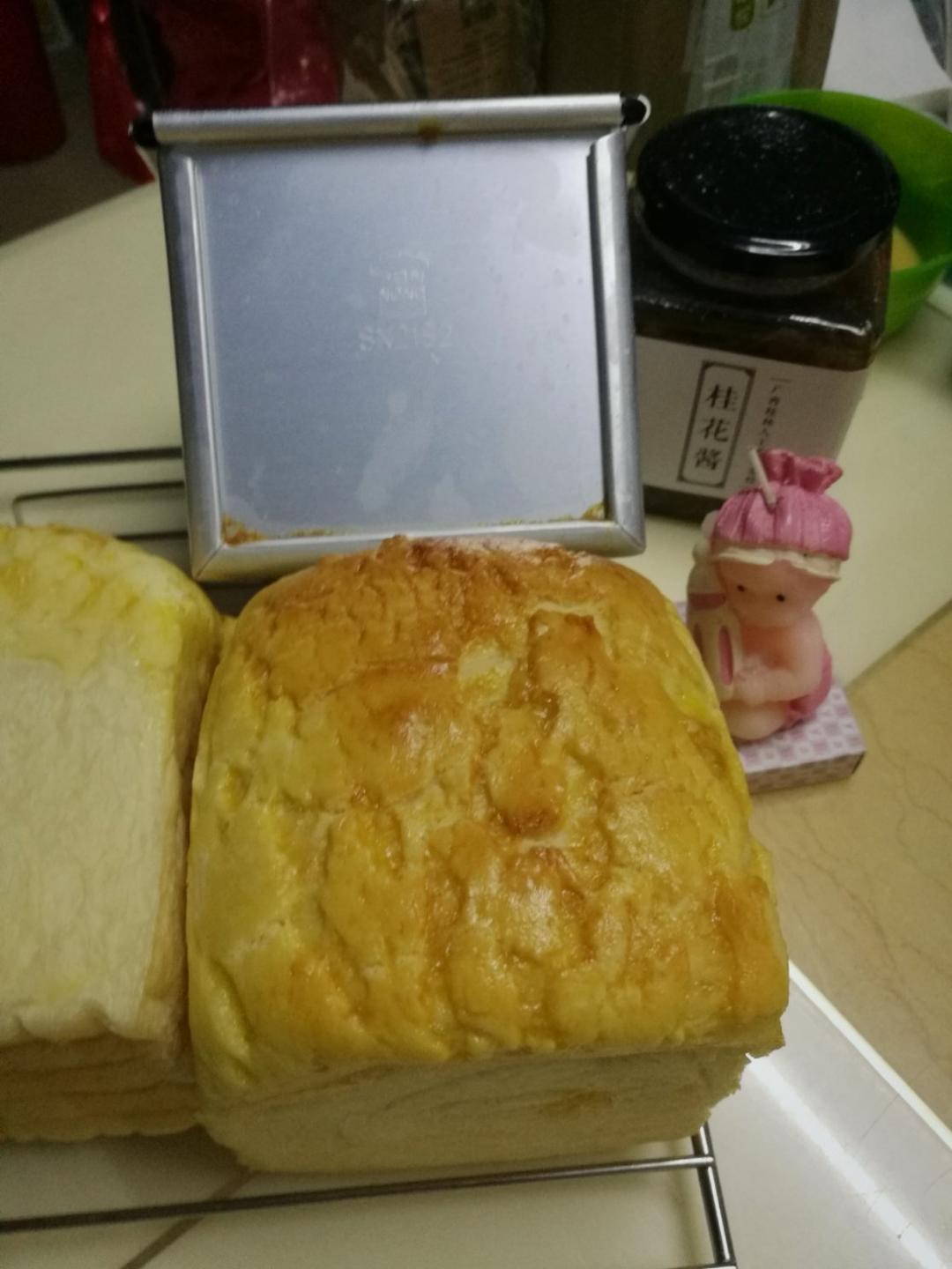 菠萝奶酥吐司