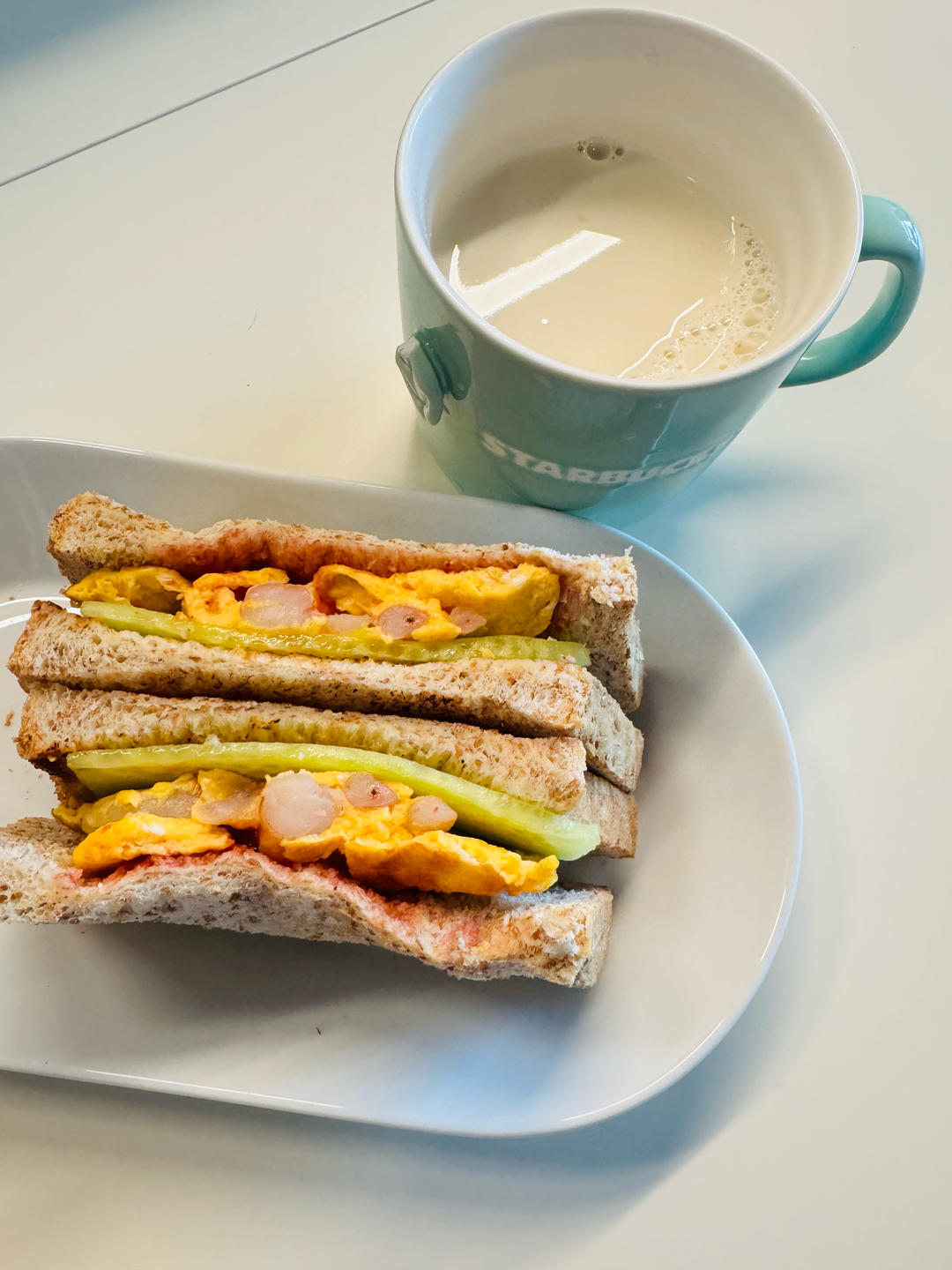 虾仁滑蛋三明治