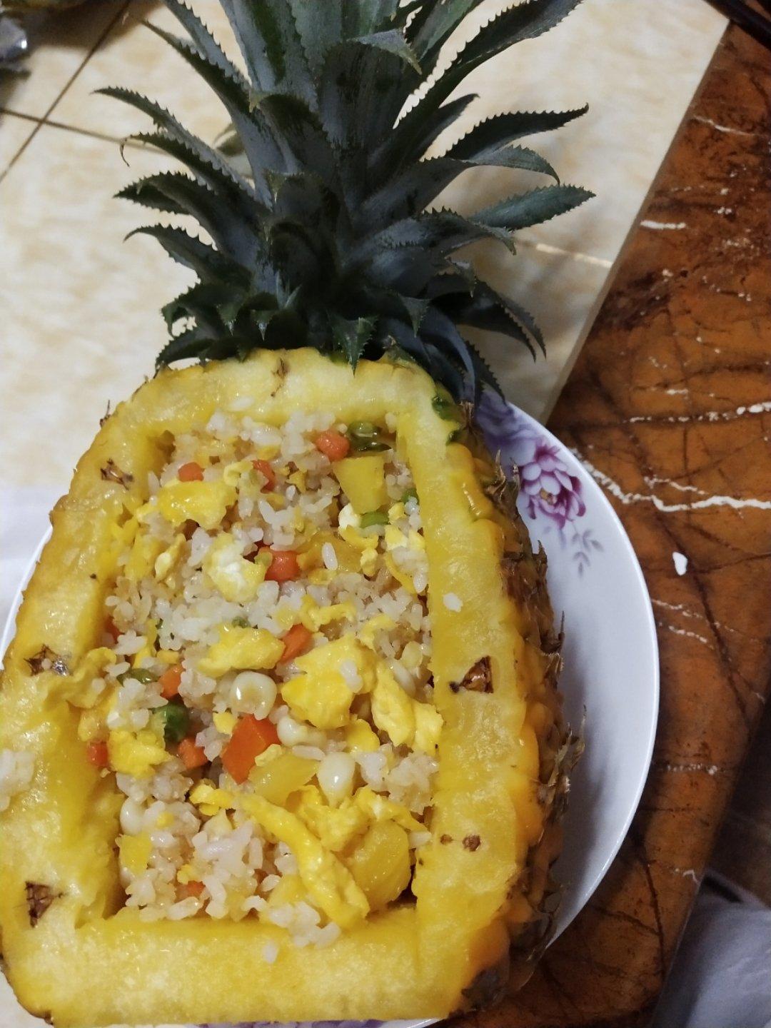 五彩菠萝饭