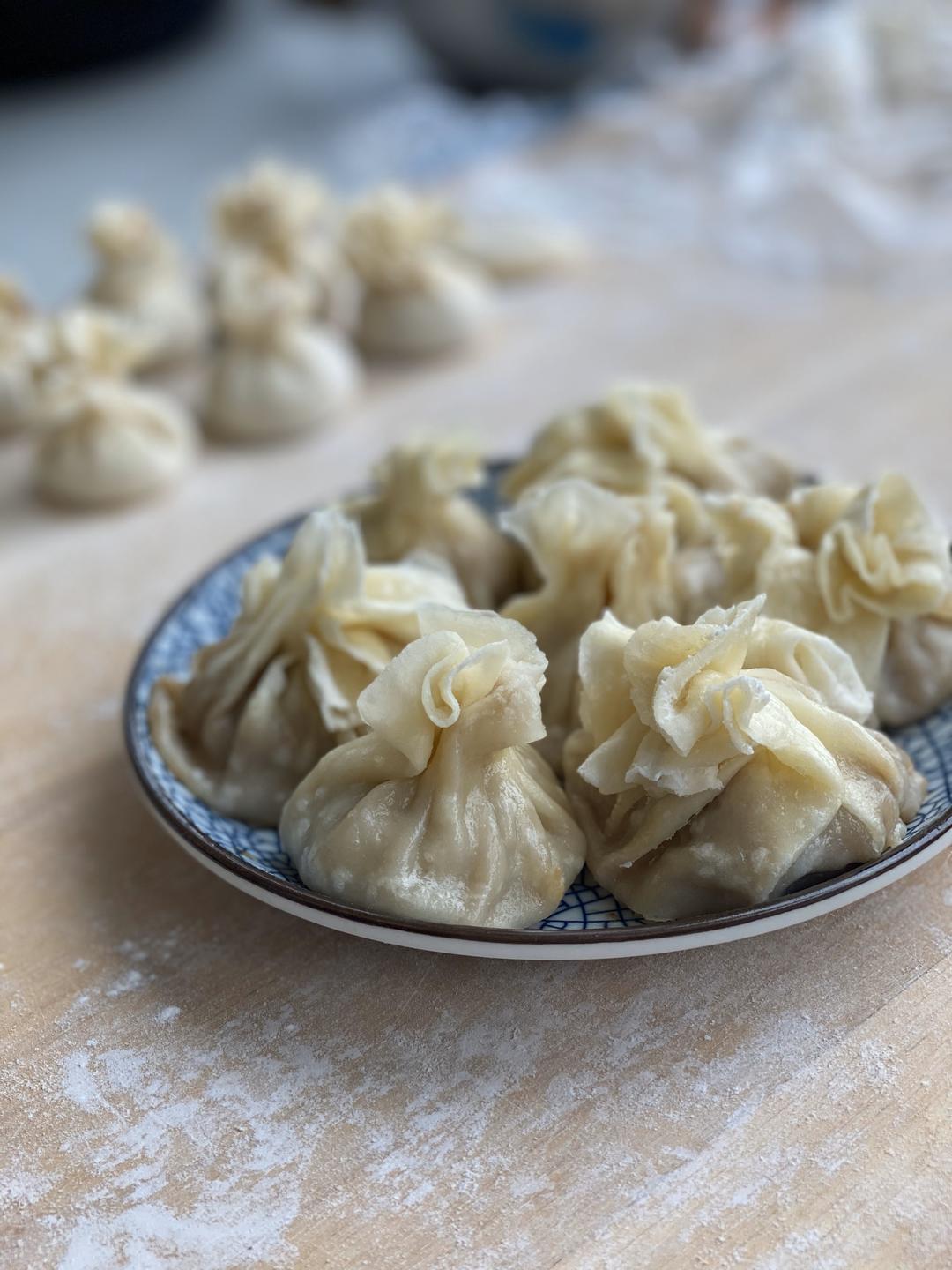 饱满汤汁的羊肉萝卜烧麦的做法