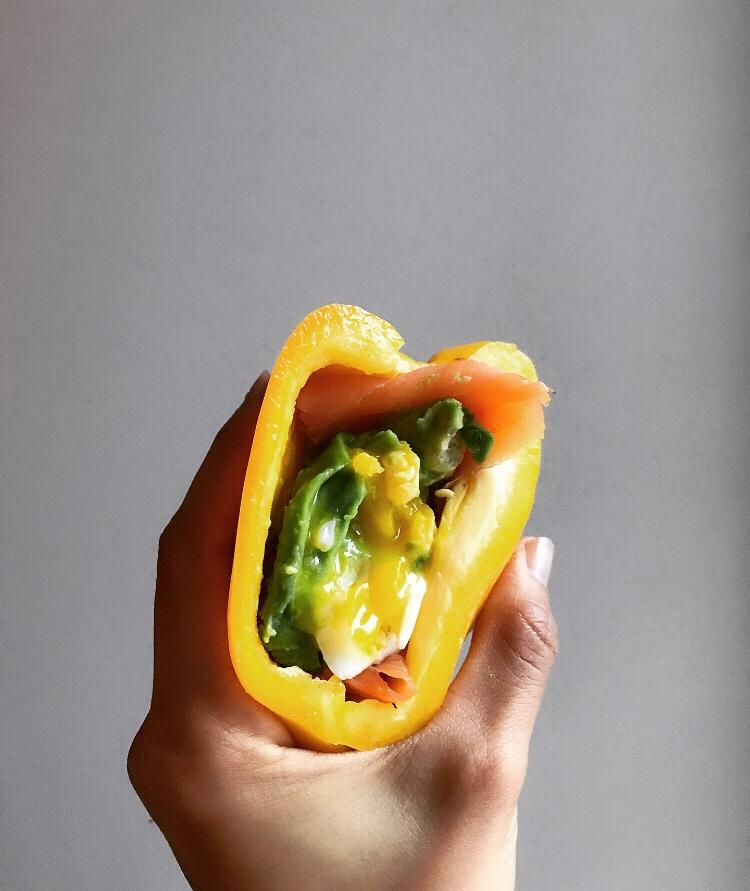 160卡低碳水高蛋白黄彩椒烟熏三文鱼三明治杯的做法