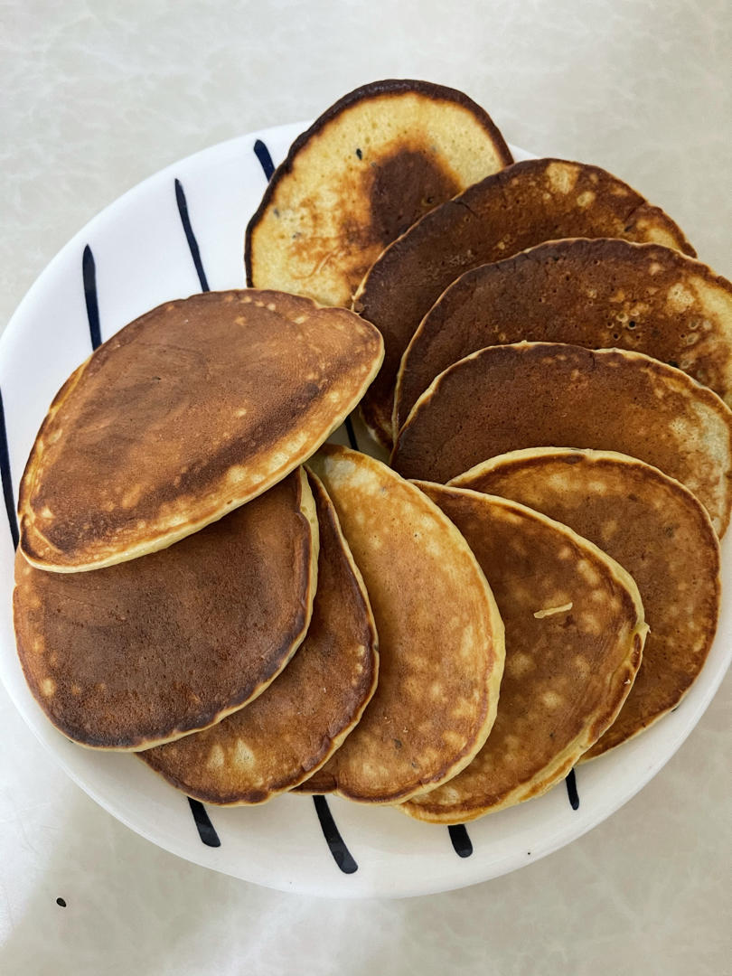 一个香蕉   两个鸡蛋  这么做全家老少都爱吃 软糯香甜的香蕉鸡蛋饼  附细节视频