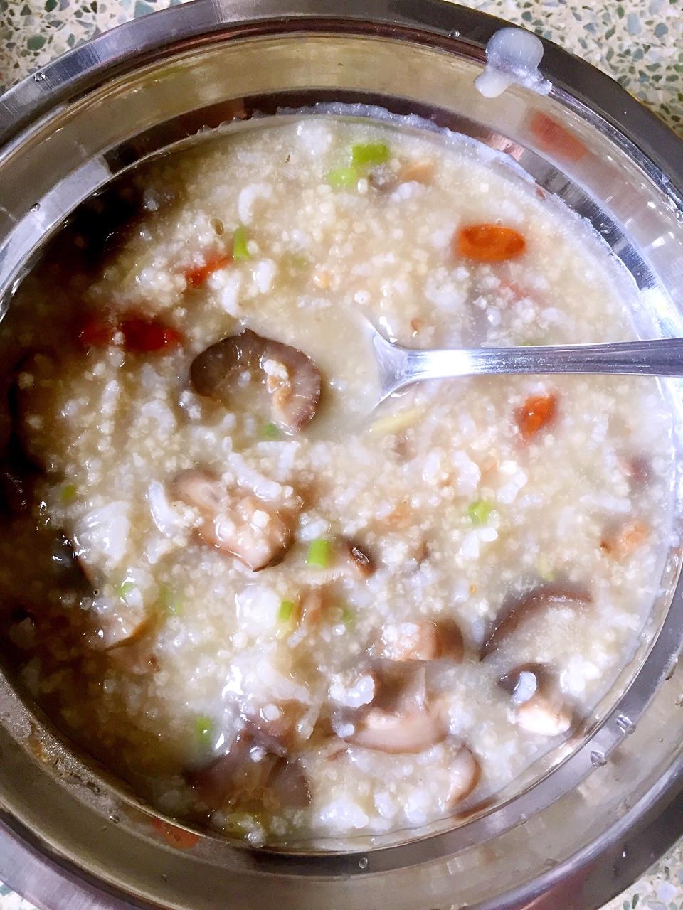 砂锅海参粥