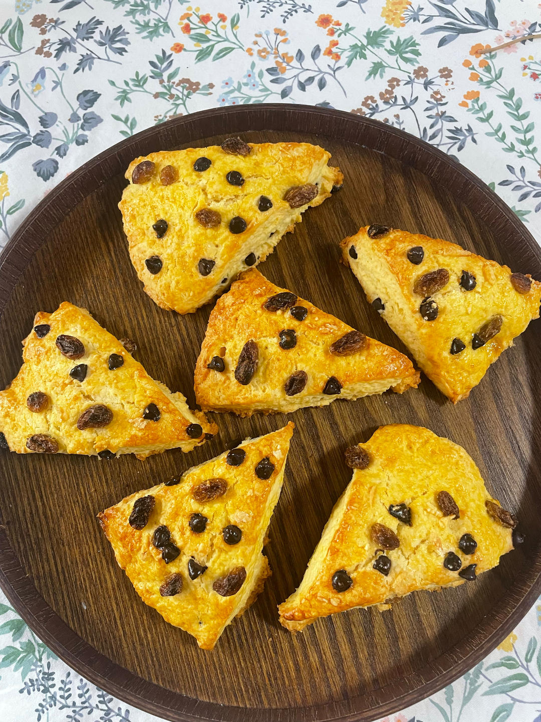 满屋飘香，口口都是满足——酥松香甜的蔓越莓蜜豆司康