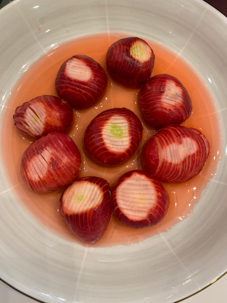 高颜值的凉拌樱桃萝卜