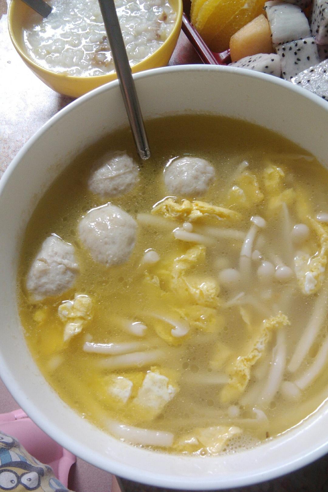 晓璇璇做的海鲜菇鸡蛋汤
