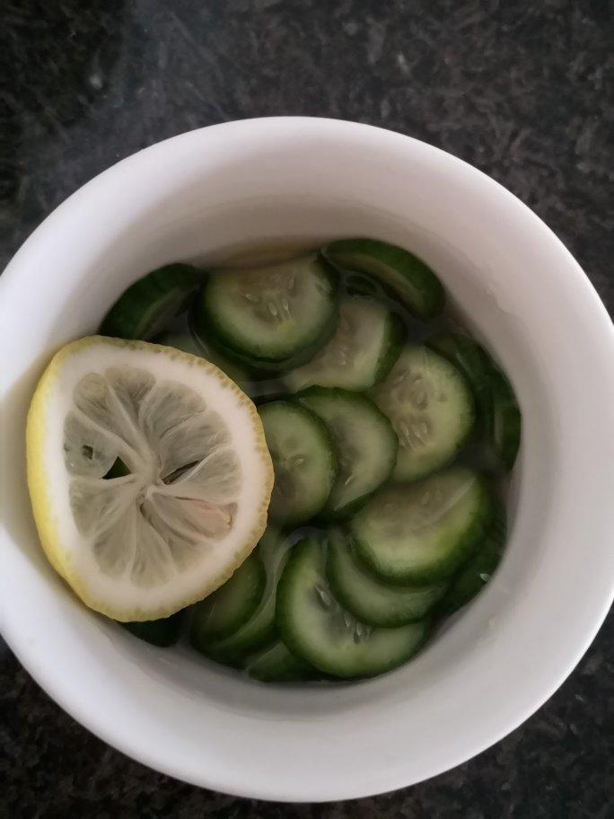柠檬鱼露渍黄瓜