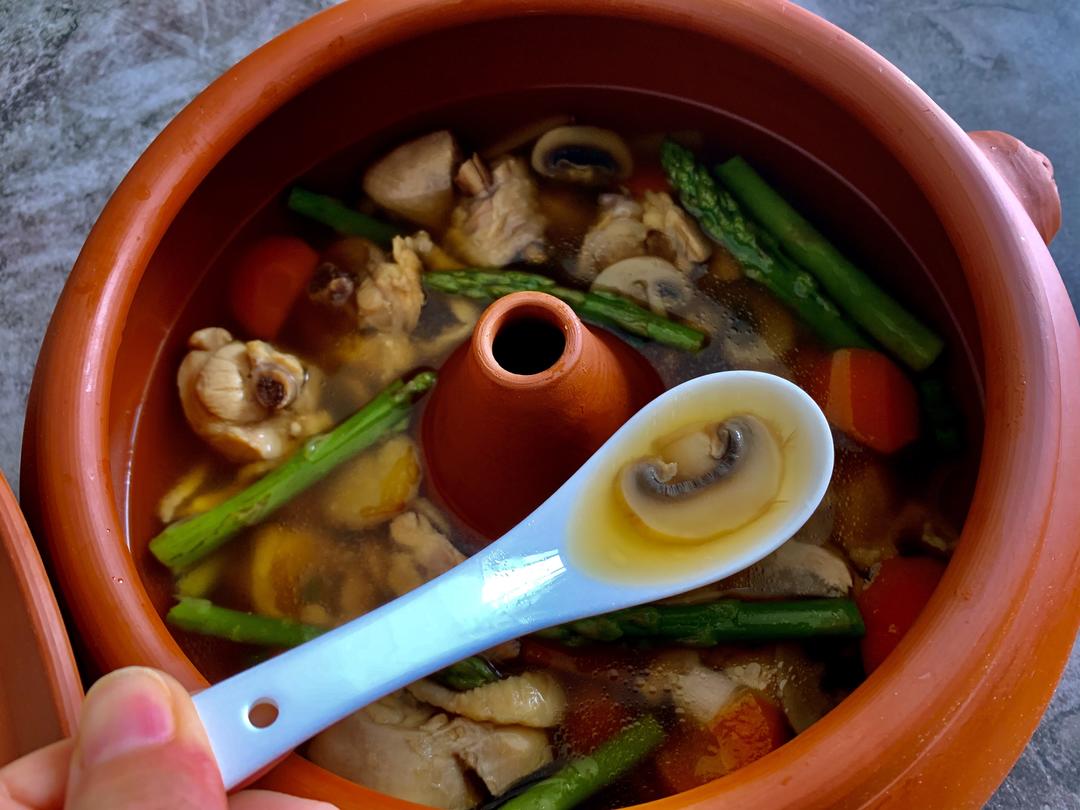 汽锅鸡汤-汤鲜肉嫩的做法