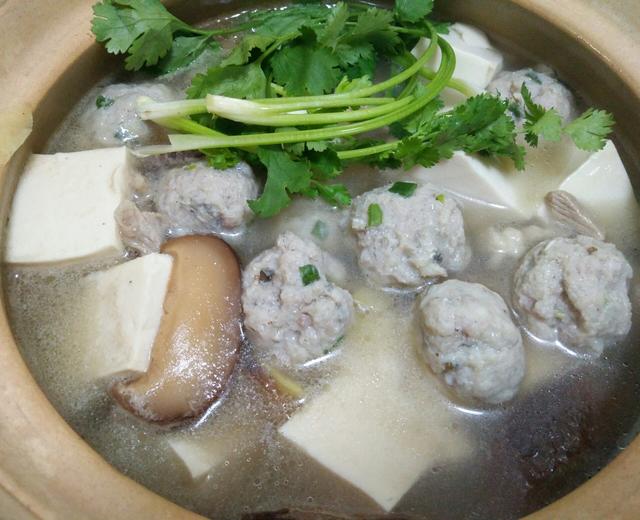 鲮鱼丸豆腐汤