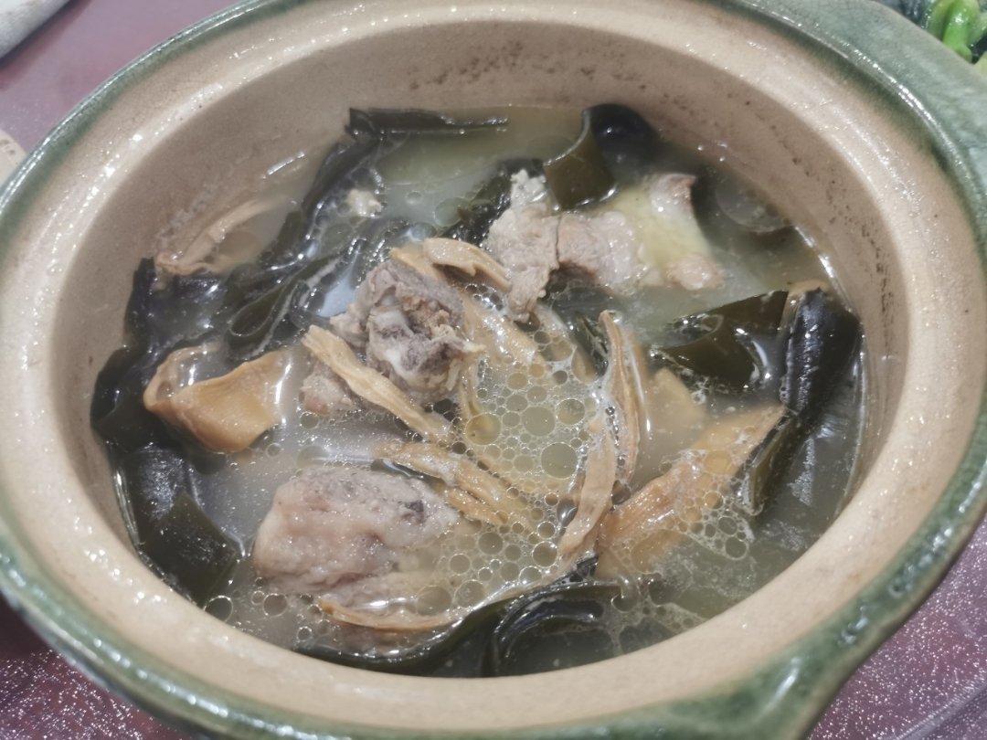 海带排骨肉汤
每日一汤养生