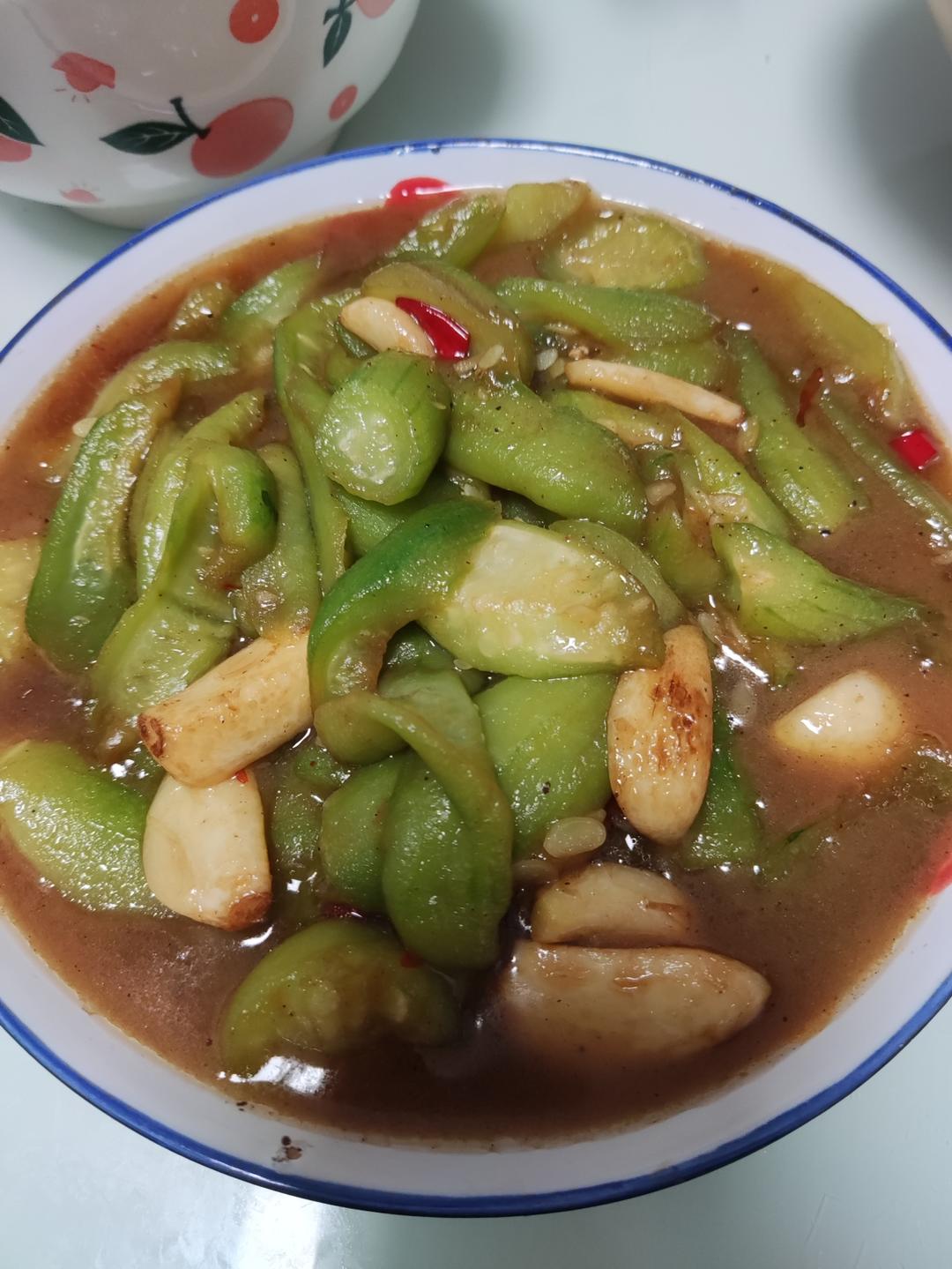 素炒丝瓜|这样做绝了！简单又好吃！