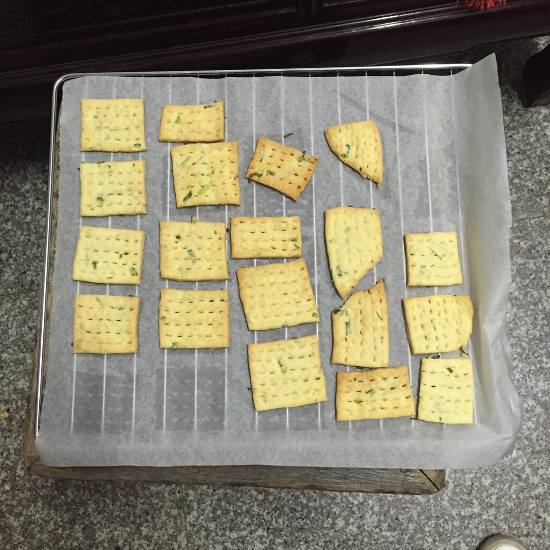 零经验也不怕：葱香苏打饼，据说好吃到六亲不认