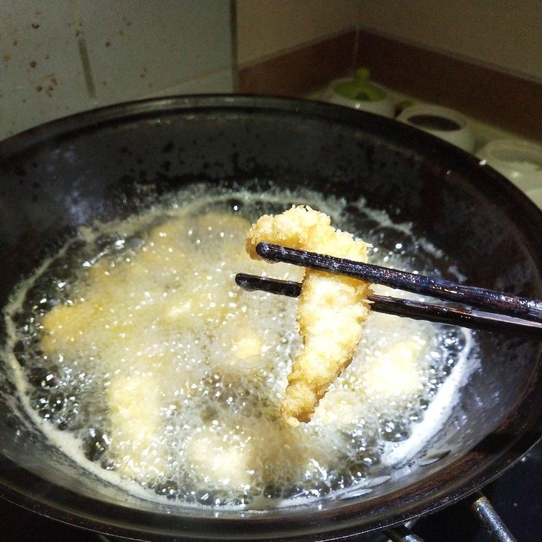 我认为龙利鱼（or巴沙鱼）最好吃的做法