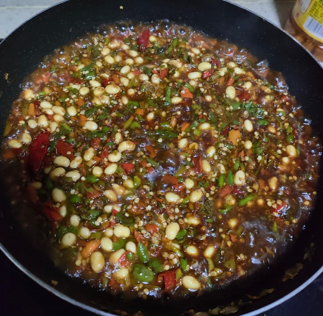 能吃三碗米饭的黄豆焖辣椒