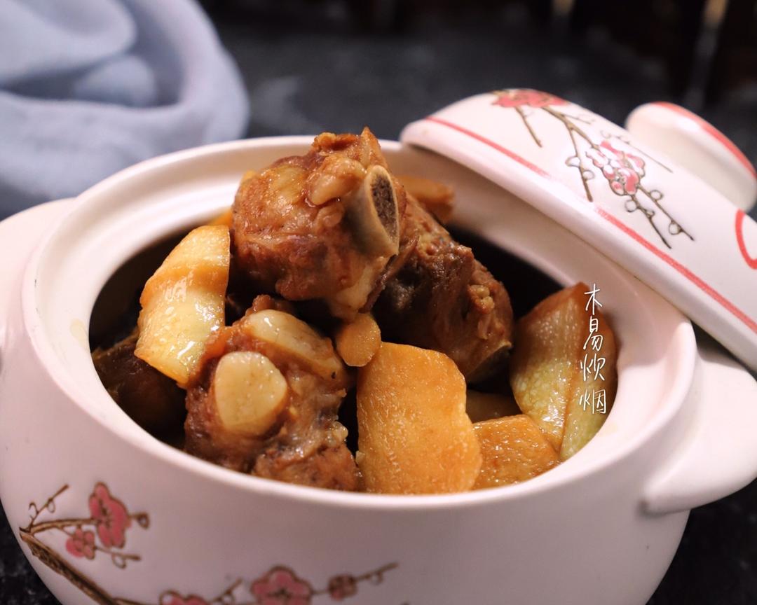 茭白焖排骨的做法