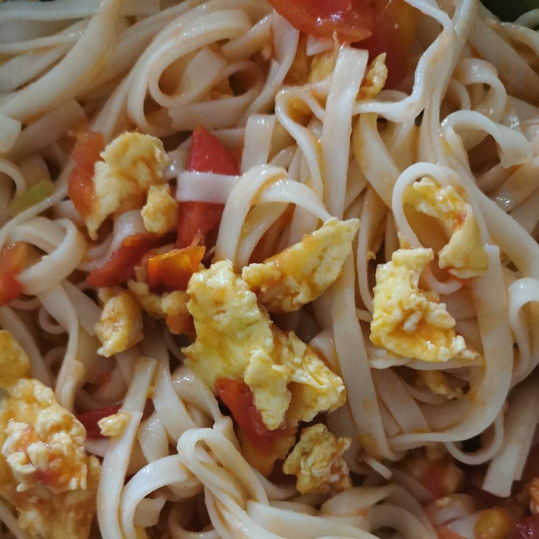 番茄鸡蛋乌冬面