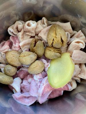 猪舌小肠橄榄汤的做法 步骤2