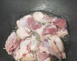羊肉抓饭电饭锅版的做法 步骤3