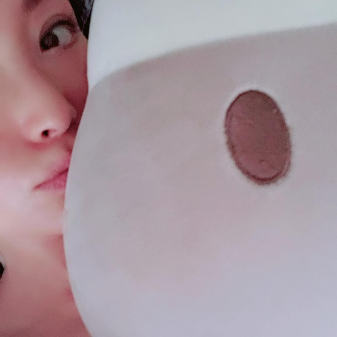 吃三明治的萌面二货
