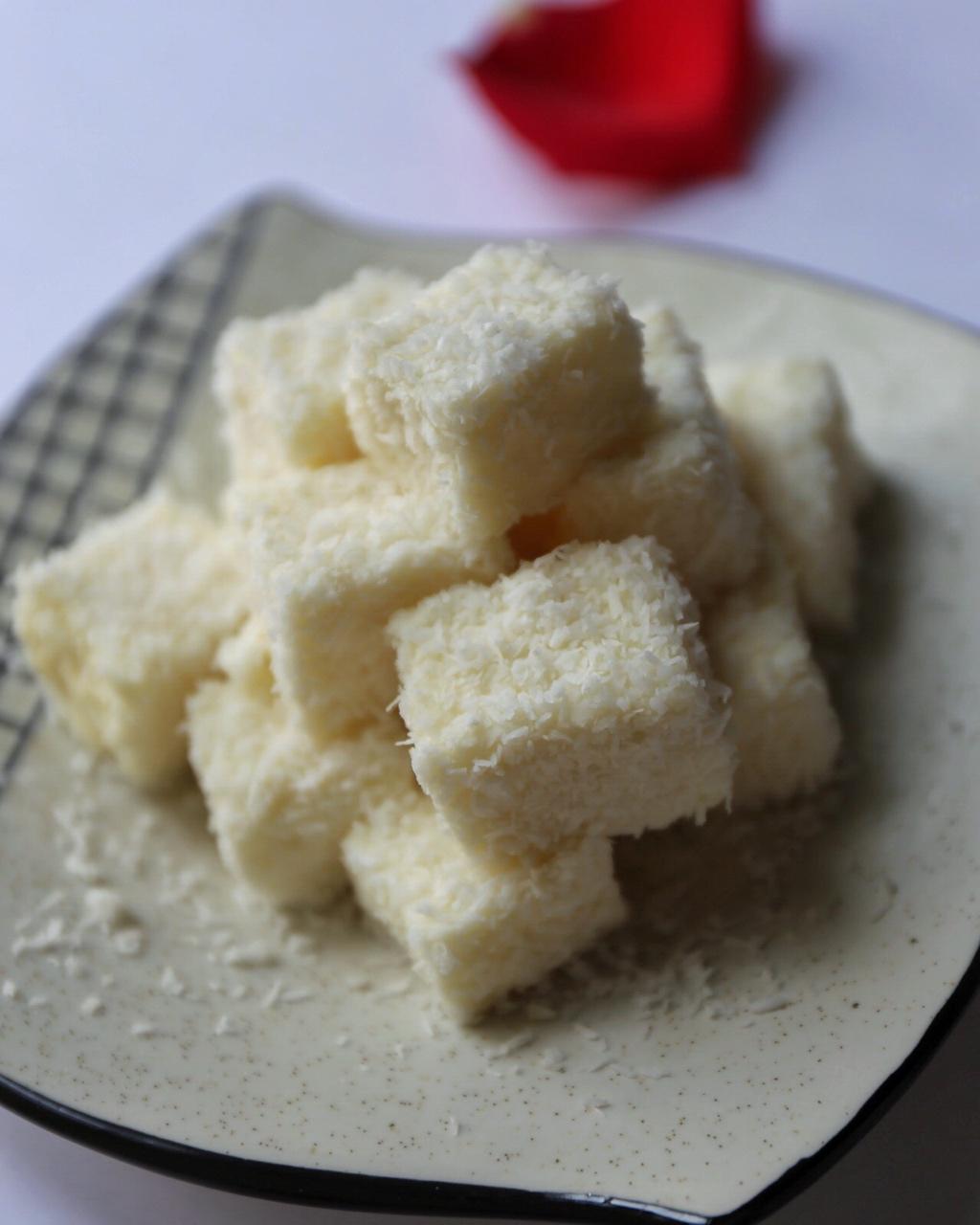 完胜85度C牛奶椰丝小方