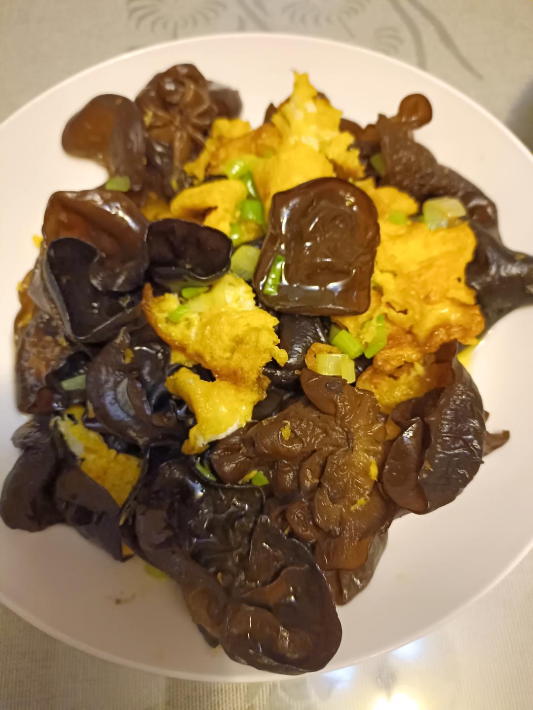 木耳炒水鸭蛋