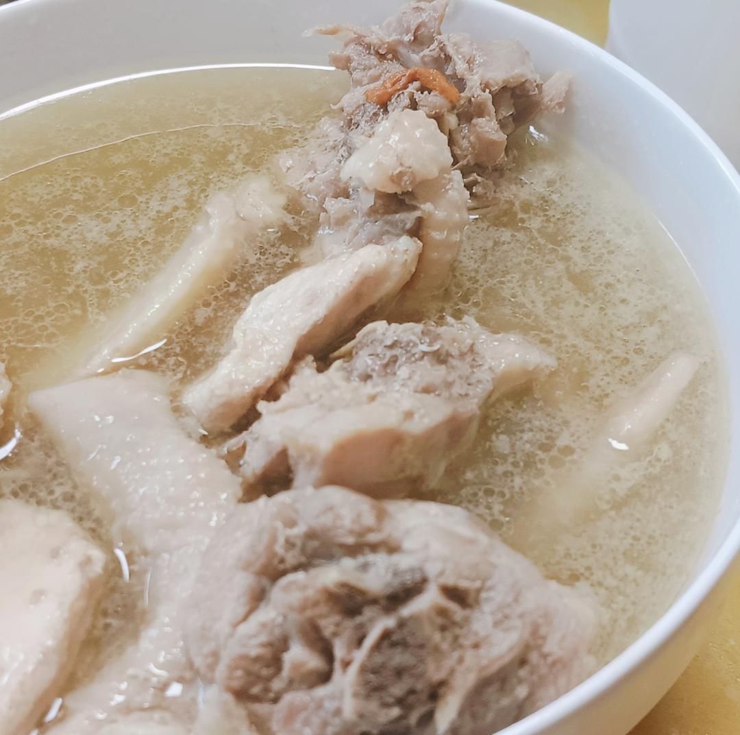 鲜美无敌：清炖鸡汤🐔