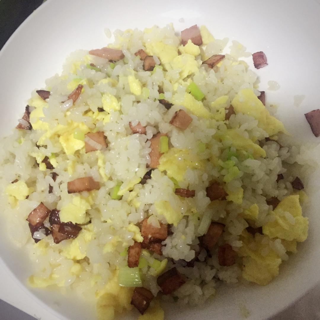 火腿鸡蛋炒饭