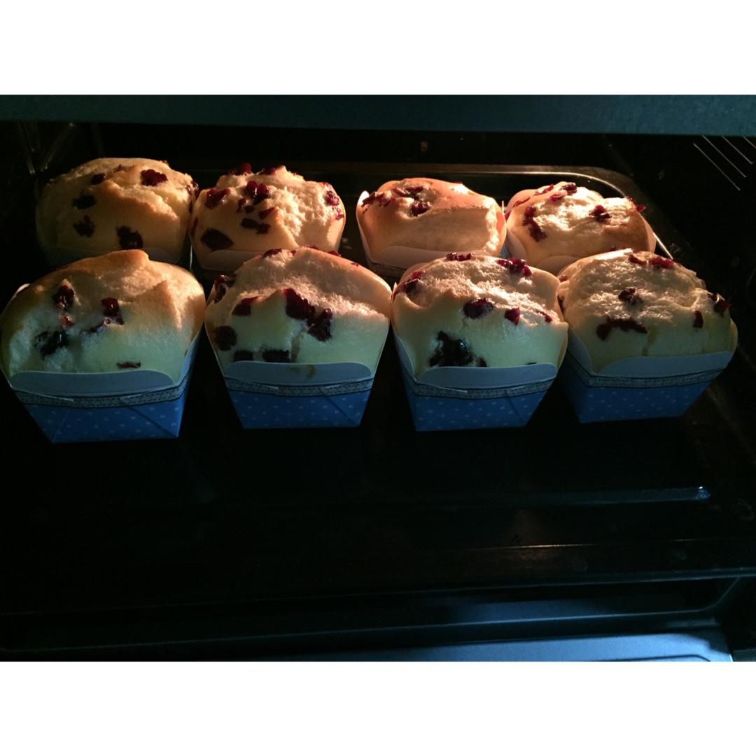 软绵绵的纸杯蛋糕