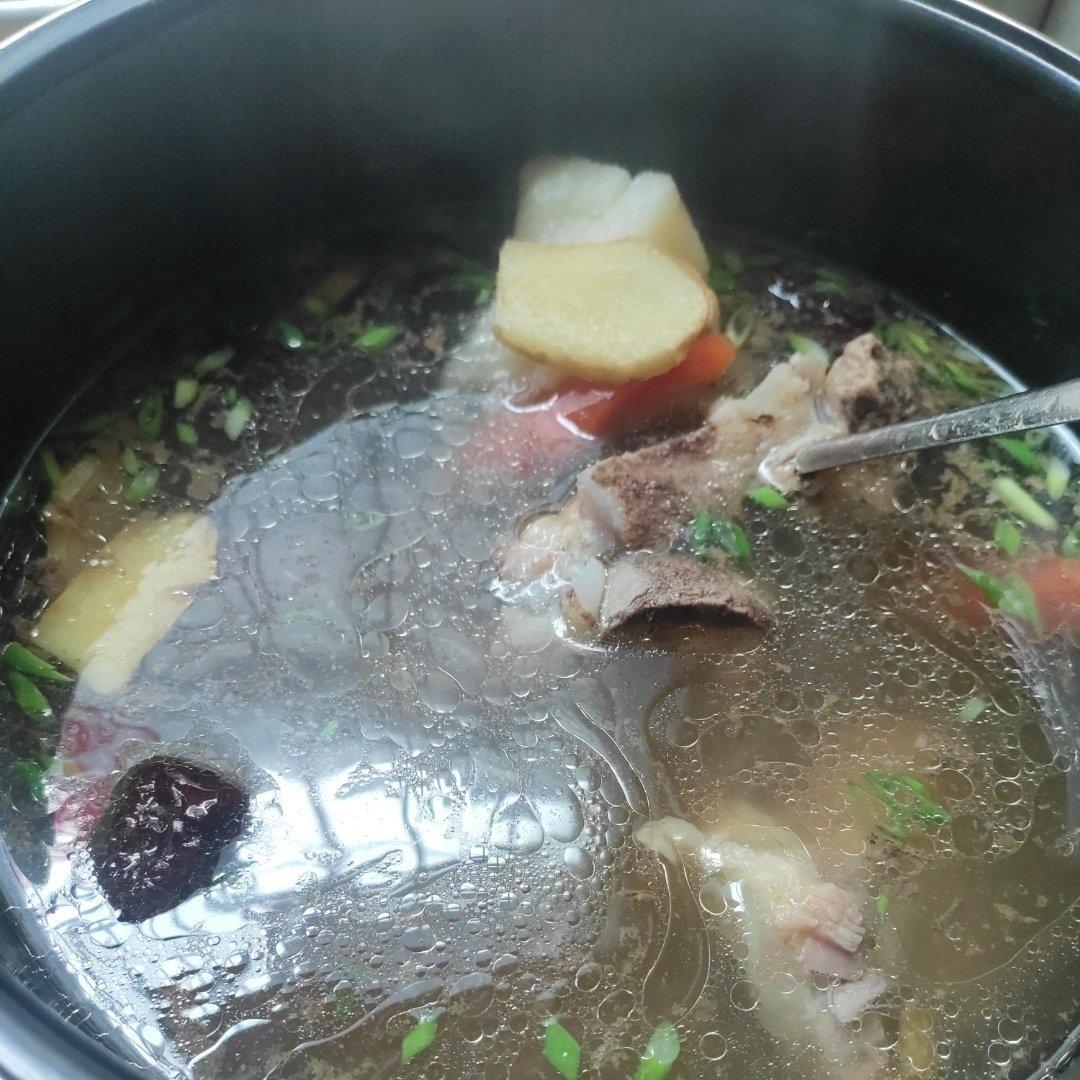 排骨山药汤