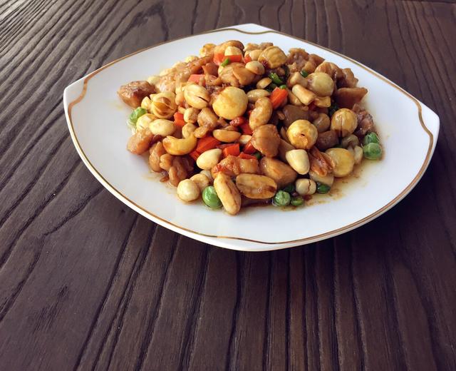 莲子炒鸡丁的做法