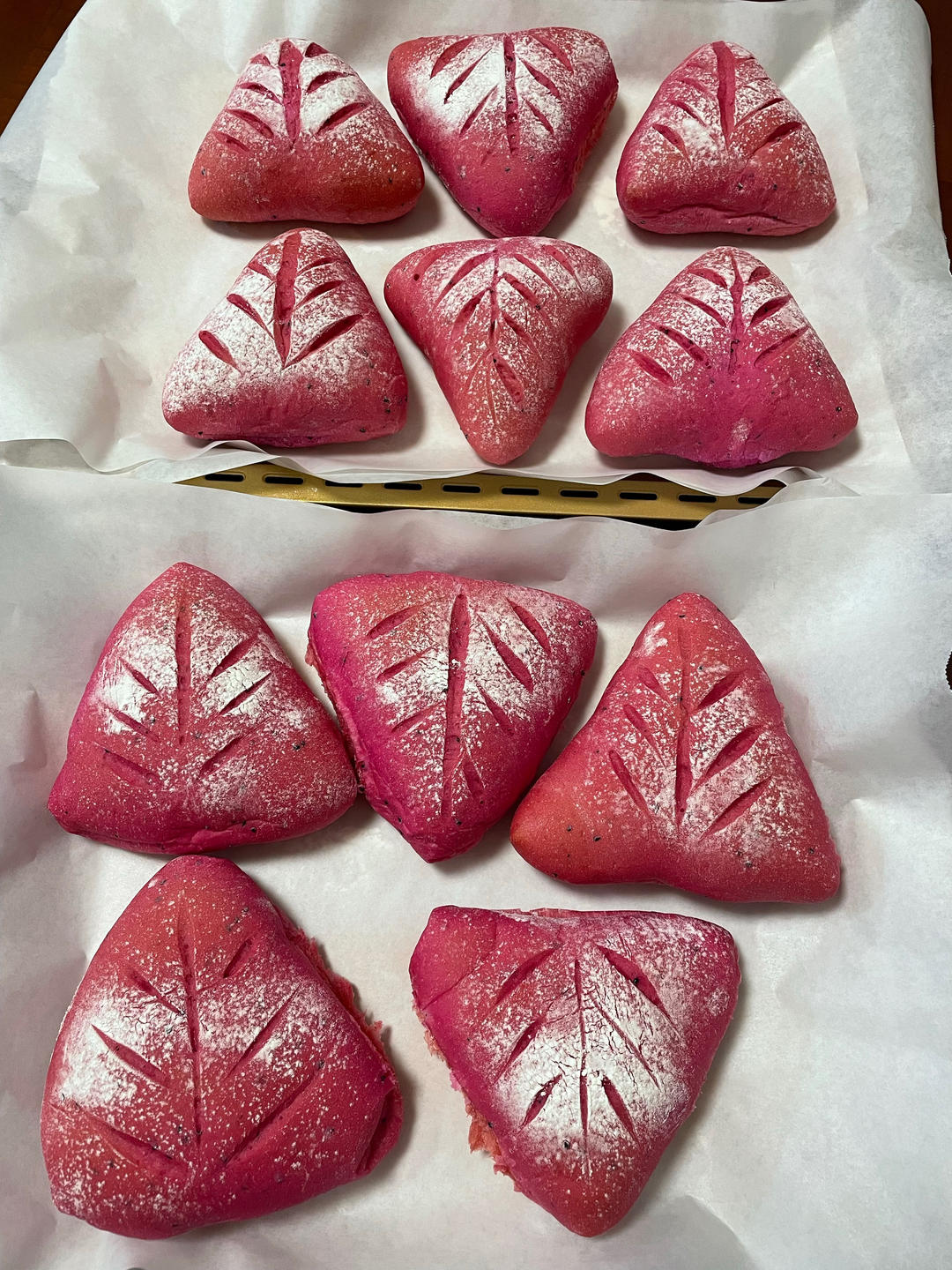 火龙果奶酪软欧包、烫种