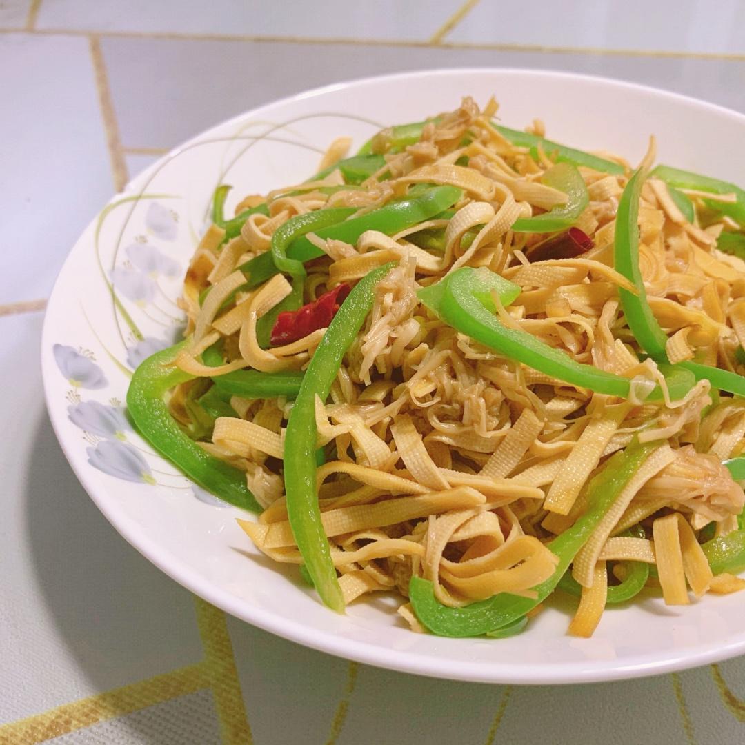 金针菇烩千张丝[下饭神器]