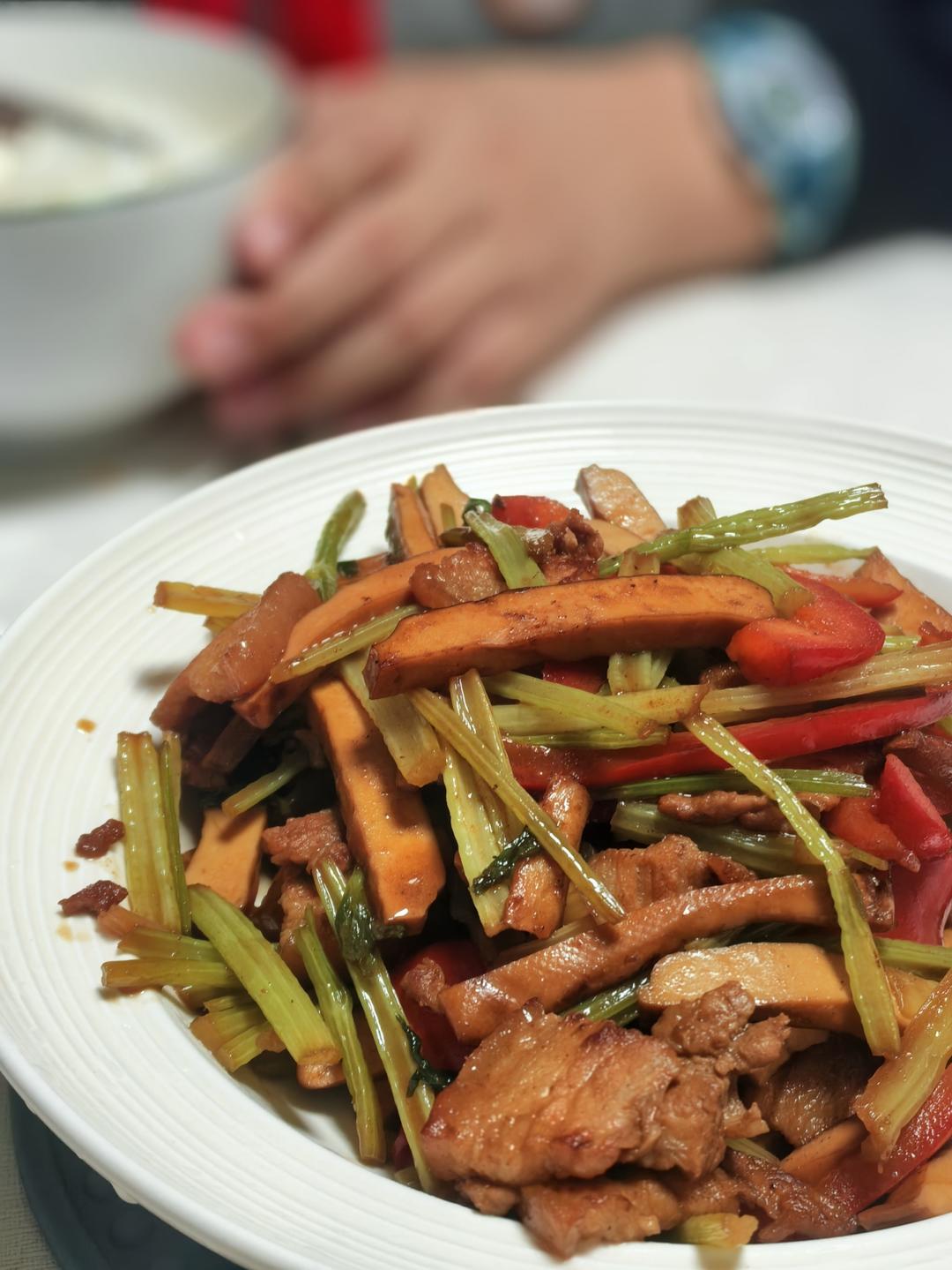 快手下饭菜香芹炒豆干