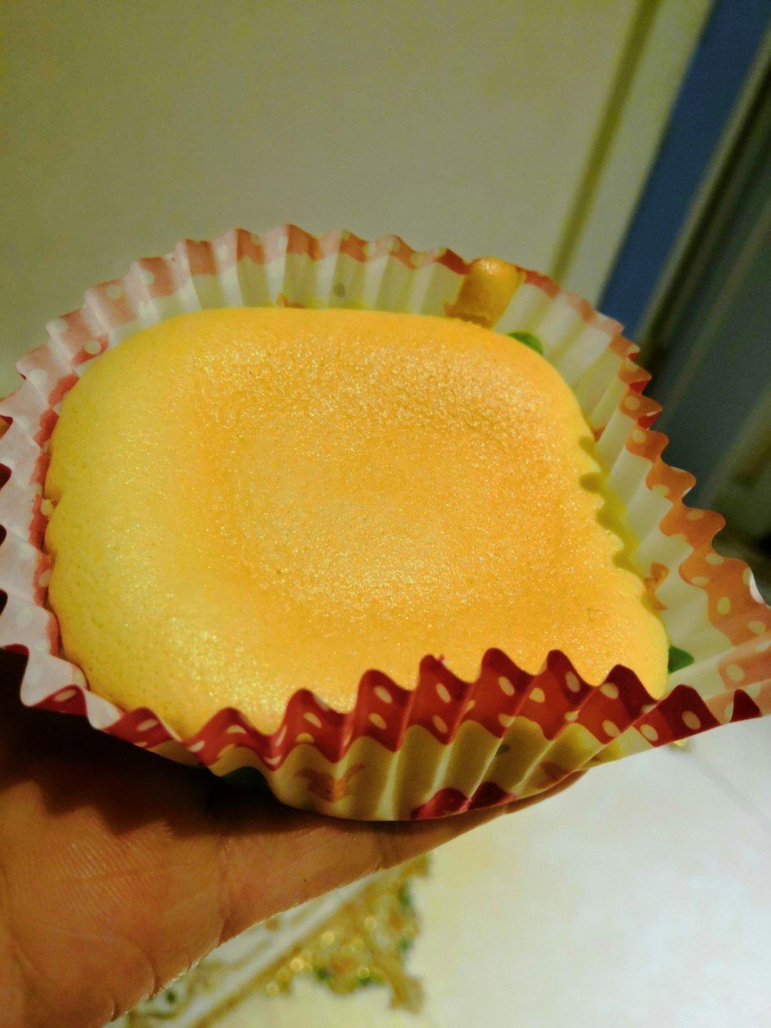 不塌，不裂，很润，很嫩的纸杯蛋糕