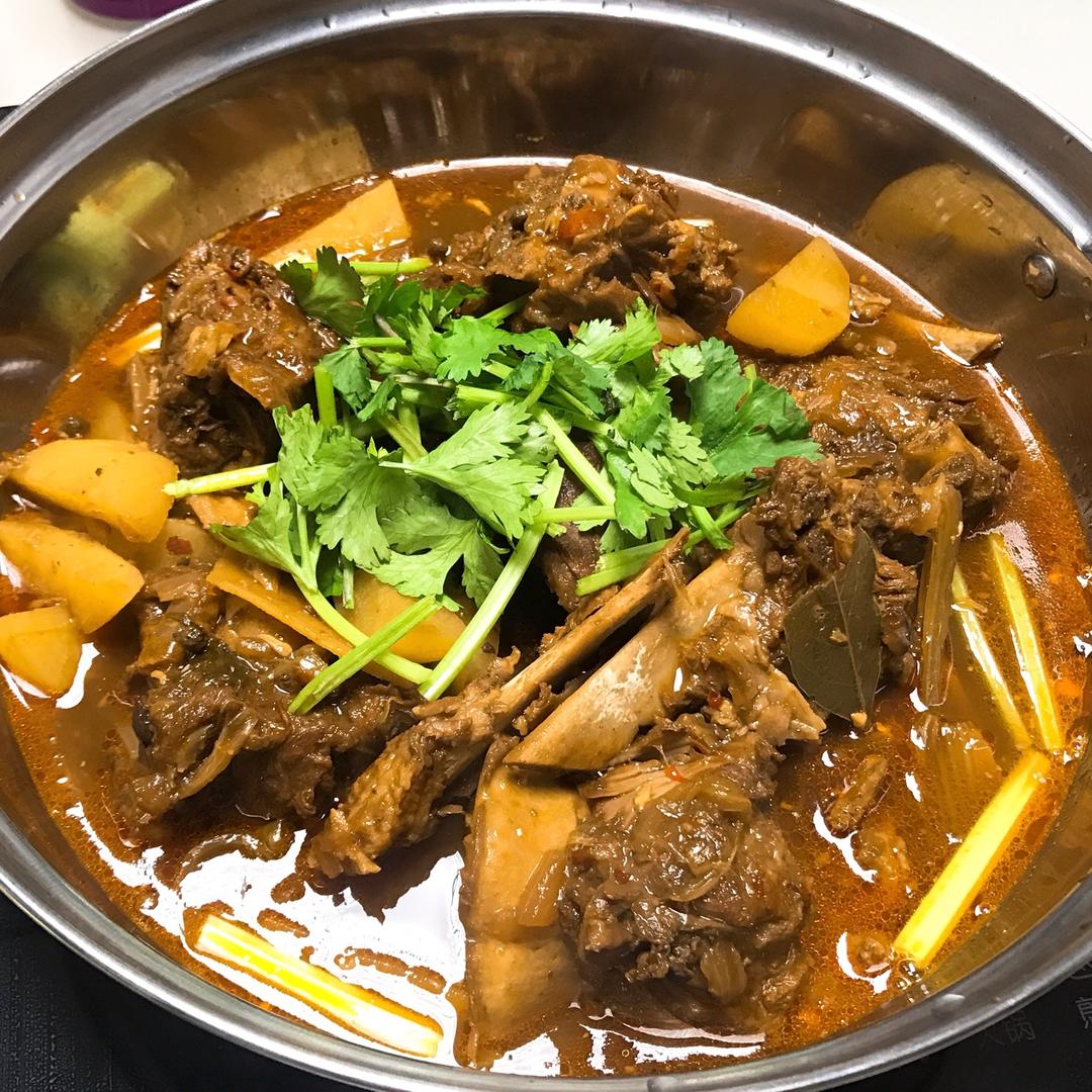 吮指羊蝎子火锅