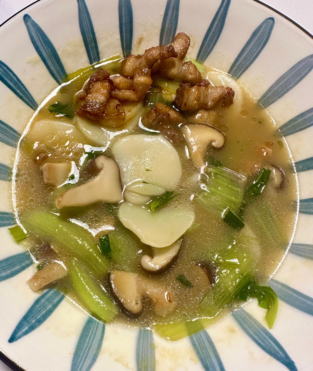 【白菜肉丝年糕汤】