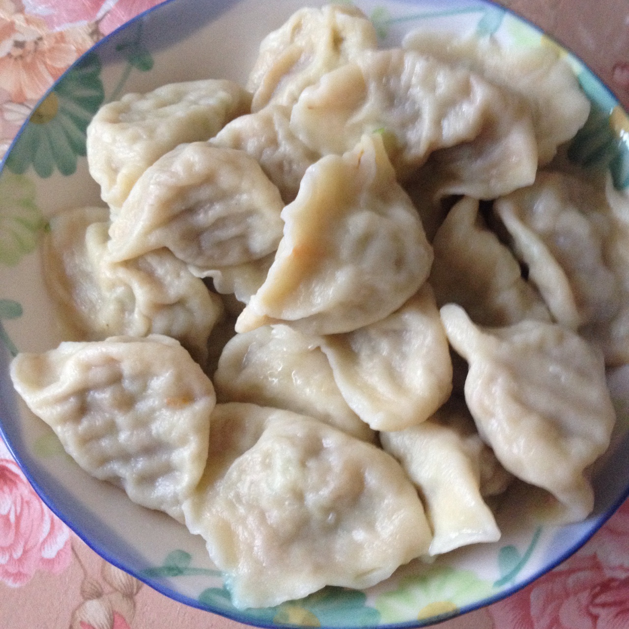 芹菜胡萝卜猪肉水饺