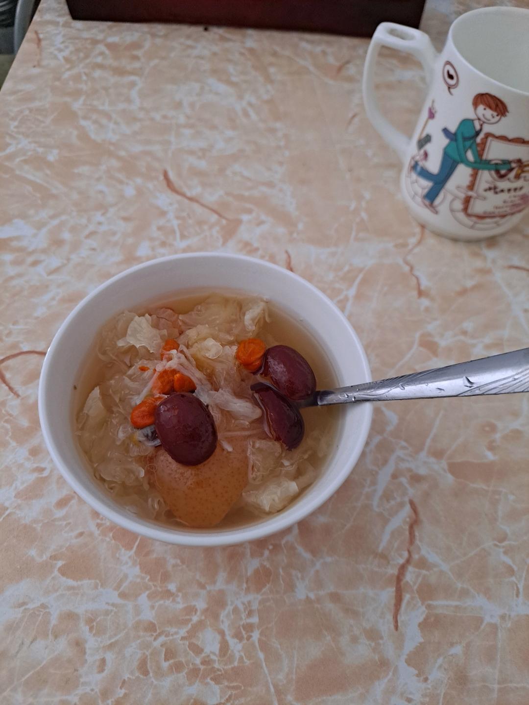 红枣雪梨银耳汤