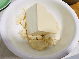 鲜嫩多汁豆腐包的做法 步骤3