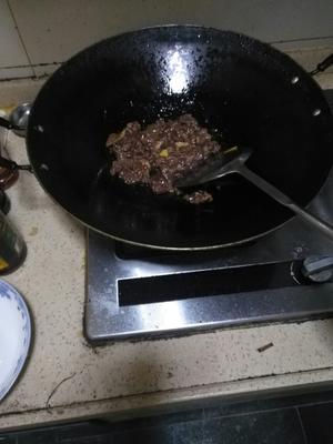私房小炒嫩牛肉的做法 步骤5